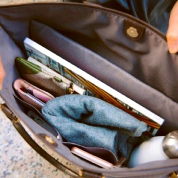 MOSHI ARIA SLIM LIGHTWEIGHT TOTE NWT - Picture 4 of 15